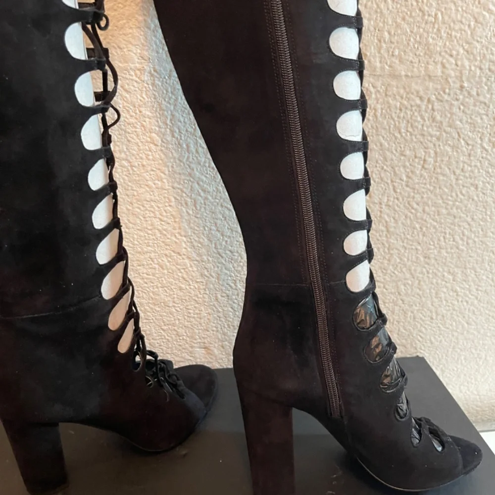 NIB KENDALL & KYLIE TALL LACE FRONT SUEDE BLACK BOOTS 😍😍😍😍 - Picture 9 of 11